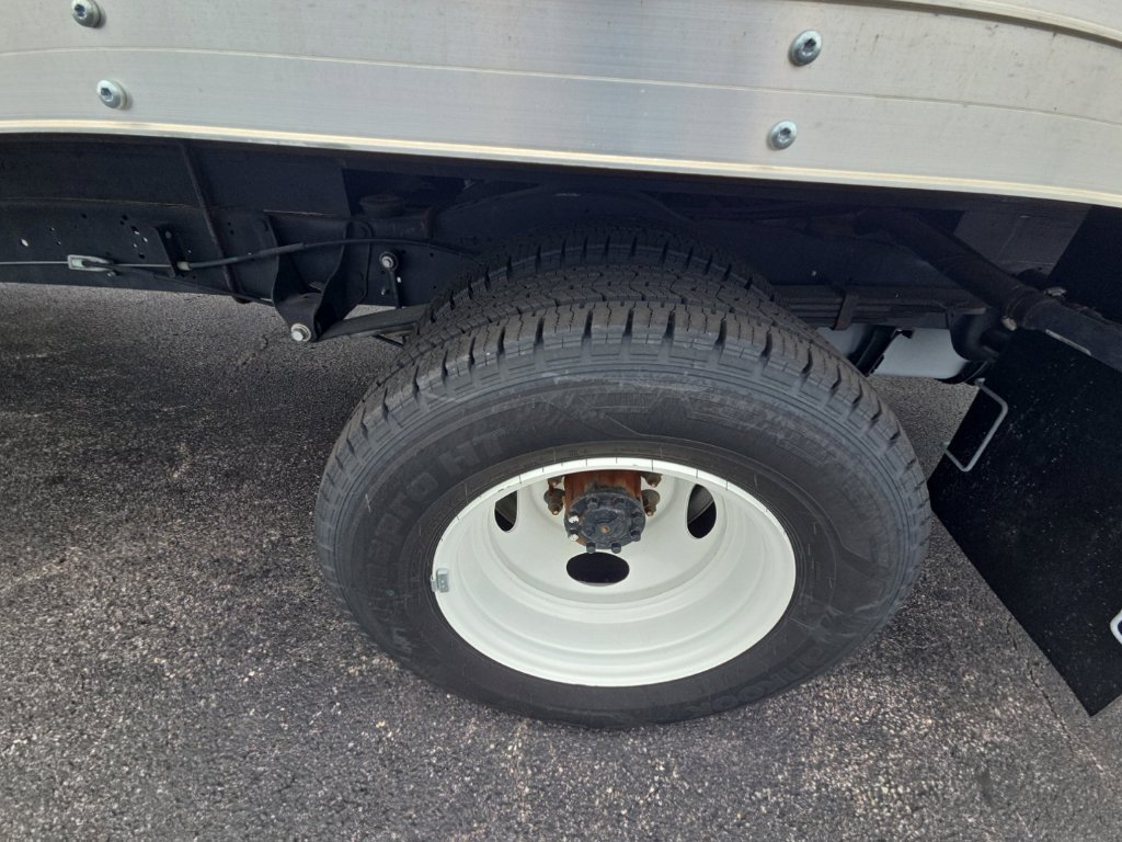 Certified 2024 Ford E-450 and Econoline 450 Super Duty w/ Power Windows & Locks Group RWD image 4
