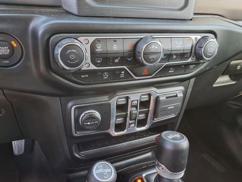 Used 2021 Jeep Wrangler Unlimited Sport image 14