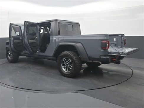 Used 2025 Jeep Gladiator Mojave w/ Convenience Group image 39