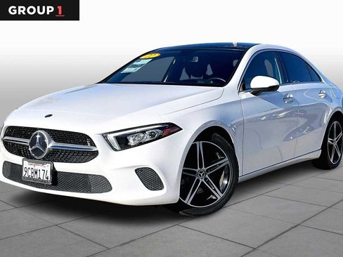 Used 2022 Mercedes-Benz A 220 image 1