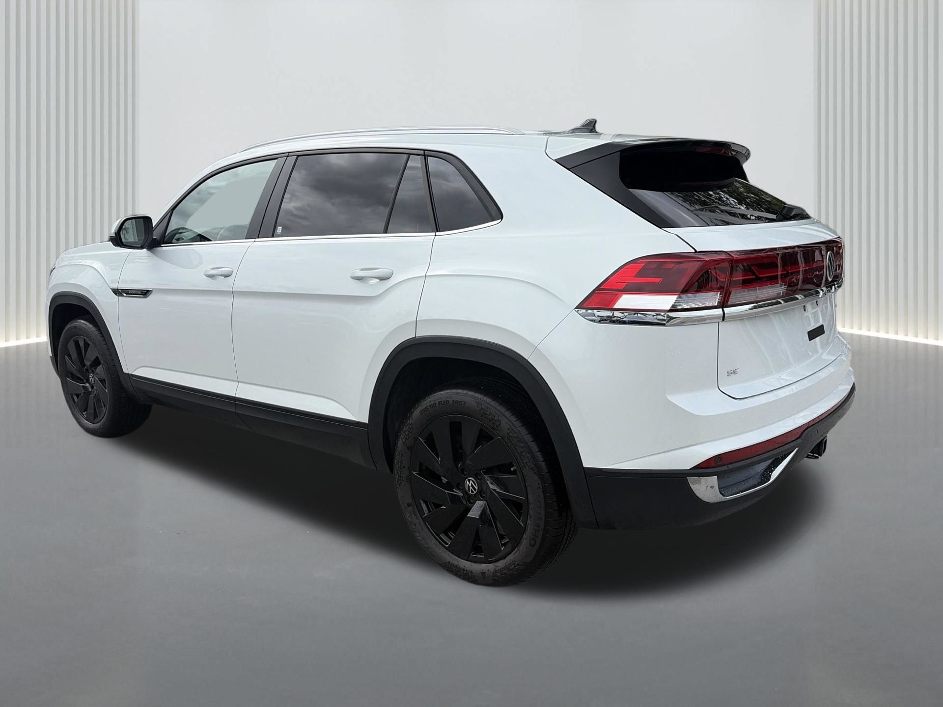 Used 2026 Volkswagen Atlas Cross Sport SE FWD image 4