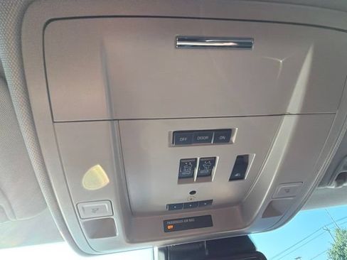 Used 2015 Chevrolet Silverado 1500 LTZ Z71 w/ LTZ Plus Package AWD/4WD image 29