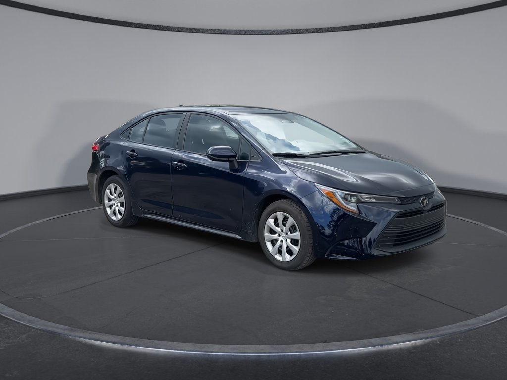 Used 2025 Toyota Corolla LE FWD image 2