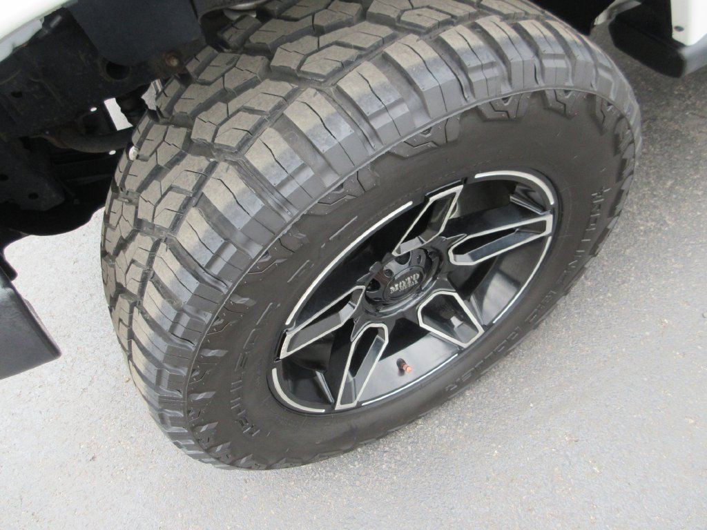Used 2018 Jeep Wrangler Unlimited Sahara AWD/4WD image 11