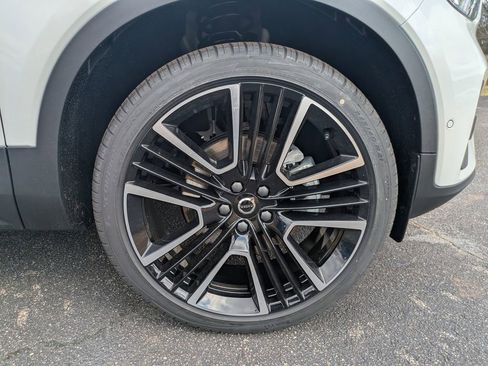 New 2026 Volvo XC40 B4 Plus w/ Climate Package image 11