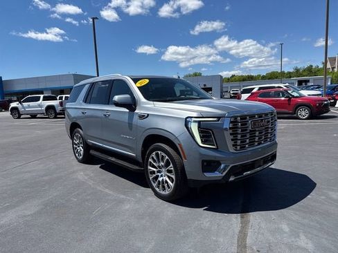 Used 2025 GMC Yukon Denali AWD/4WD image 1