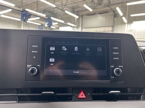 Used 2025 Kia Sportage LX image 19