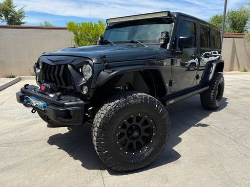 Used 2017 Jeep Wrangler Unlimited Rubicon w/ Max Tow Package AWD/4WD image 8