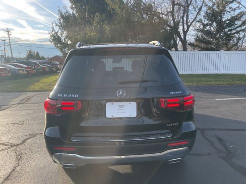 Used 2024 Mercedes-Benz GLB 250 4MATIC image 9