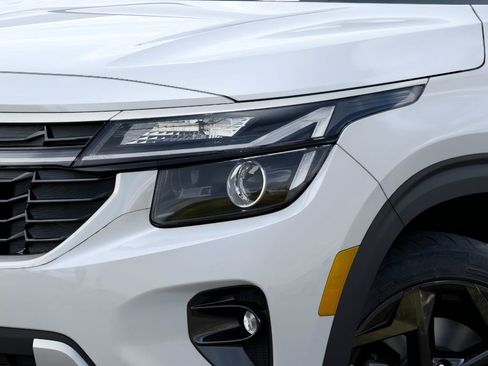 New 2026 Kia Seltos EX AWD/4WD image 10