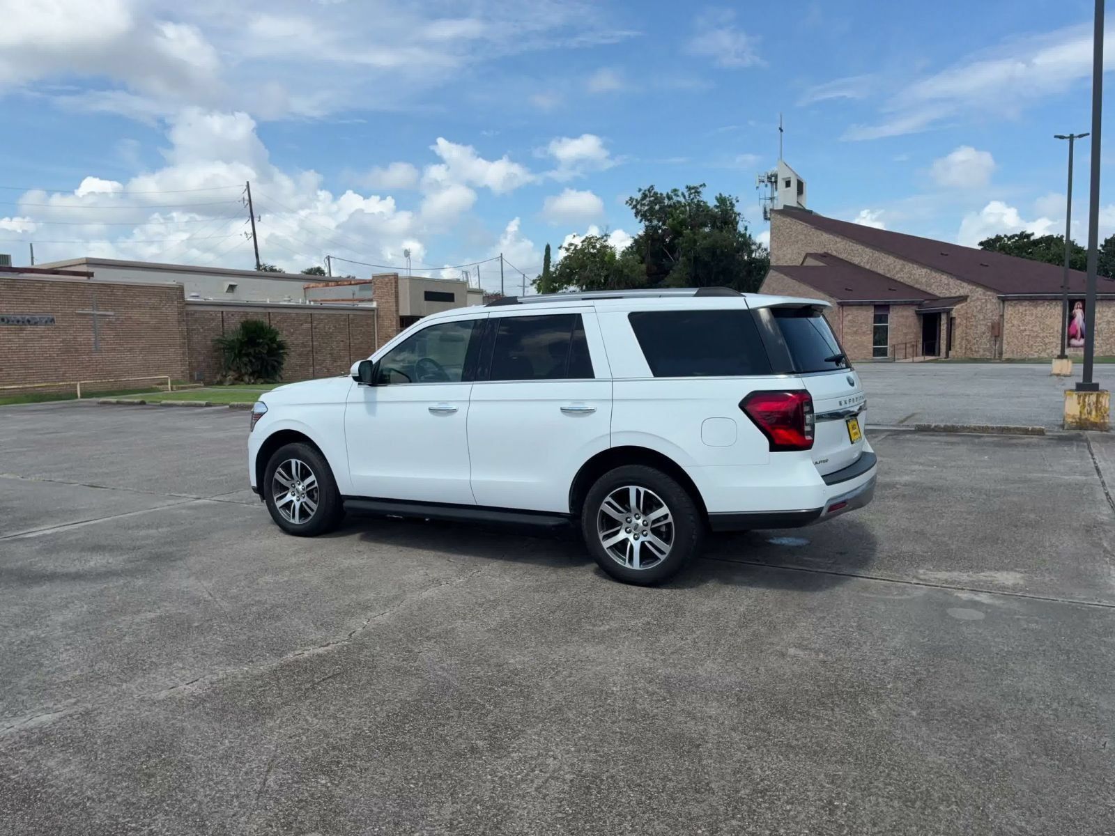 Used 2024 Ford Expedition Limited AWD/4WD image 9