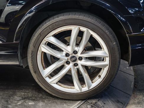 Used 2017 Audi Q7 3.0T Prestige image 9