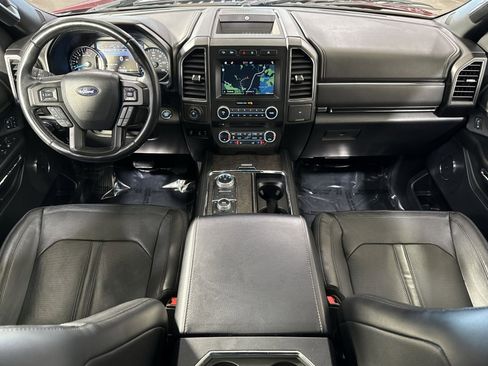Used 2018 Ford Expedition Limited image 32