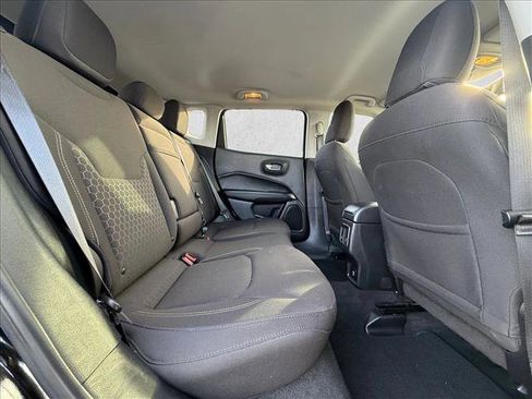 Used 2017 Jeep Compass Sport w/ Tech Group image 18