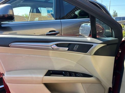 Used 2014 Ford Fusion SE FWD image 7