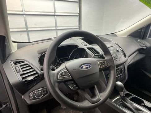 Used 2017 Ford Escape SE w/ SE Cold Weather Package AWD/4WD image 15