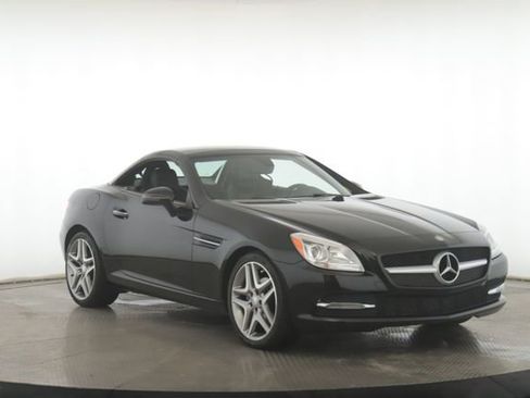Used 2015 Mercedes-Benz SLK 250 image 2