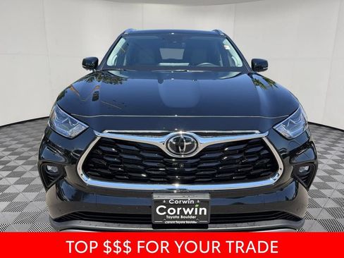 Used 2025 Toyota Highlander Platinum AWD/4WD image 2