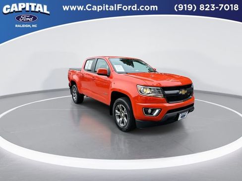Used 2019 Chevrolet Colorado Z71 AWD/4WD image 2