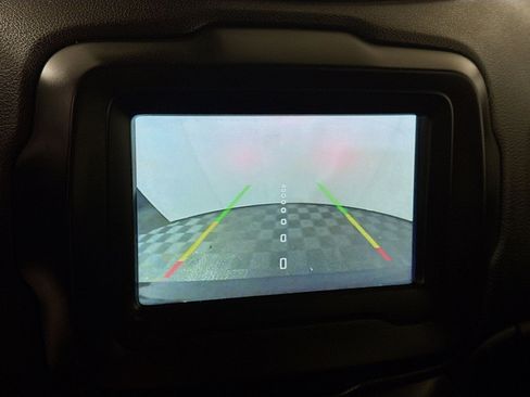 Used 2021 Jeep Renegade Latitude image 19