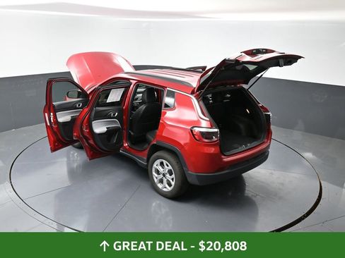 Used 2025 Jeep Compass Latitude image 66