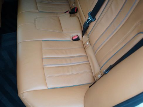 Used 2018 BMW 530e xDrive image 45