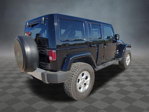 Used 2015 Jeep Wrangler Unlimited Sahara AWD/4WD image 2