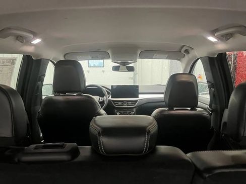 Used 2025 Ford Escape Platinum AWD/4WD image 5
