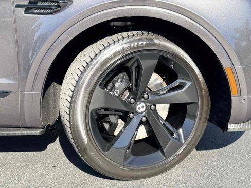 Used 2018 Bentley Bentayga AWD/4WD image 8