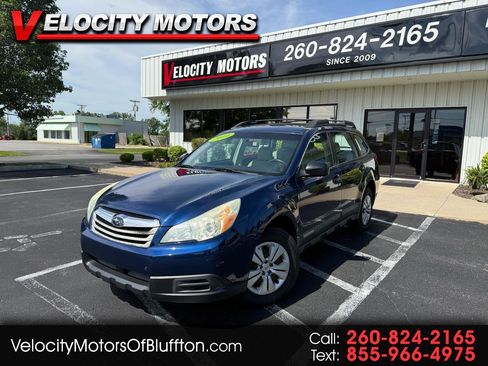 Used 2010 Subaru Outback 2.5i AWD/4WD image 1