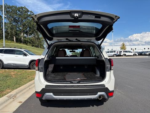 Used 2023 Subaru Forester Touring AWD/4WD image 11