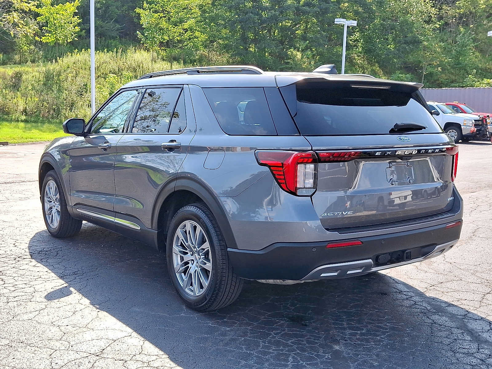 Used 2025 Ford Explorer Active w/ Active Comfort Package AWD/4WD image 4