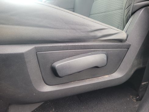 Used 2014 RAM 1500 Express RWD image 17