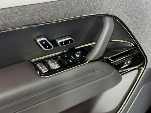 Used 2023 Land Rover Range Rover Sport SE Dynamic AWD/4WD image 19