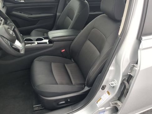 Used 2024 Nissan Altima 2.5 SV FWD image 22