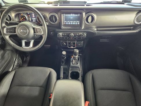 Used 2019 Jeep Wrangler Unlimited Sahara w/ Cold Weather Group AWD/4WD image 15