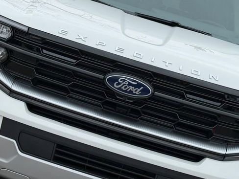 New 2026 Ford Expedition Max Platinum w/ Driver's Package image 4