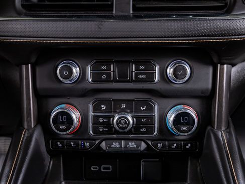 Used 2023 GMC Yukon AT4 w/ Technology Package AWD/4WD image 26