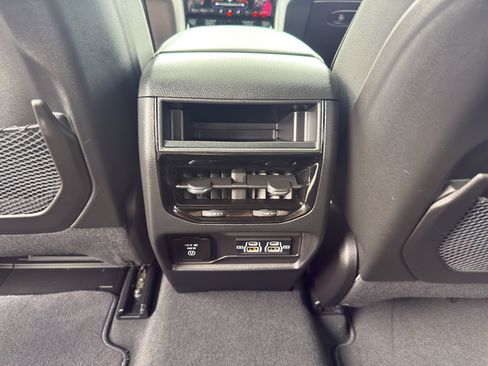 Used 2024 Jeep Grand Cherokee Altitude AWD/4WD image 32