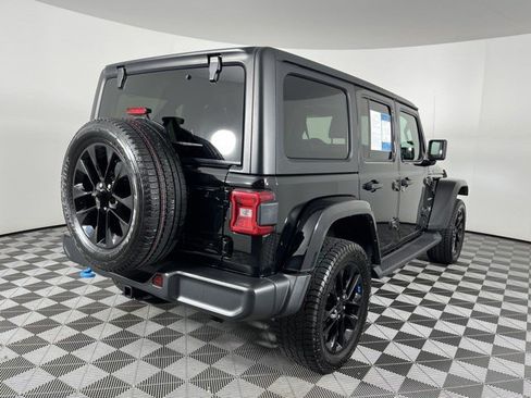 Used 2023 Jeep Wrangler Unlimited Sahara w/ Cold Weather Group AWD/4WD image 8