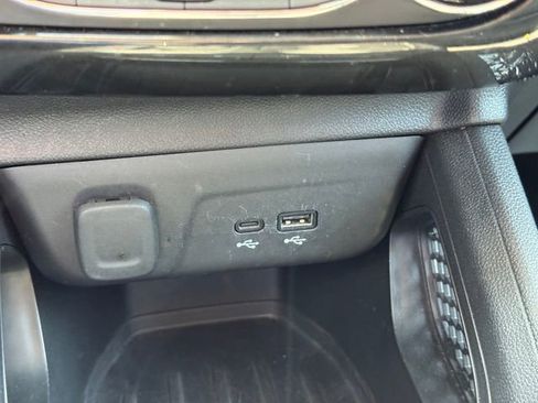 Used 2025 Chevrolet TrailBlazer LT FWD image 18