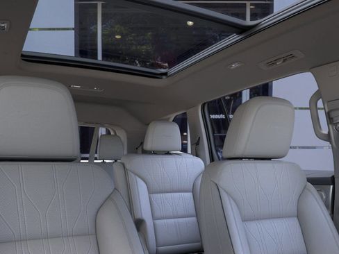 New 2026 Buick Enclave Avenir w/ Super Cruise Package FWD image 24