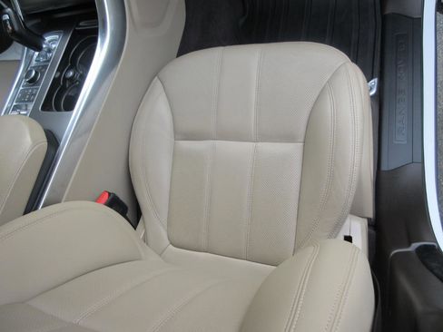 Used 2016 Land Rover Range Rover Sport SE AWD/4WD image 25