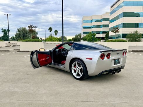 Used 2007 Chevrolet Corvette Coupe w/ Preferred Equipment Group RWD image 23