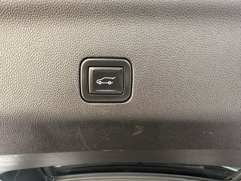 Certified 2021 GMC Yukon SLT w/ SLT Luxury Plus Package AWD/4WD image 10