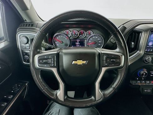 Used 2020 Chevrolet Silverado 1500 LT w/ Convenience Package AWD/4WD image 11