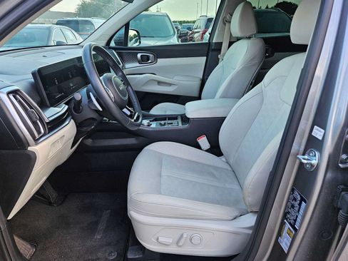 Used 2025 Kia Sorento EX w/ EX Panoramic Sunroof Package FWD image 15