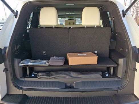 New 2026 Lexus LX 700h Luxury image 16