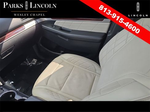 Used 2017 Ford Explorer Platinum image 14