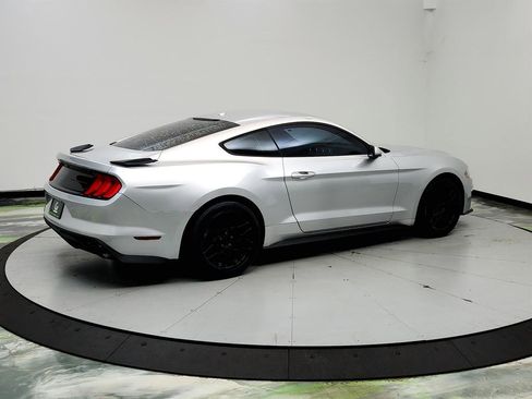 Used 2019 Ford Mustang Coupe RWD image 5